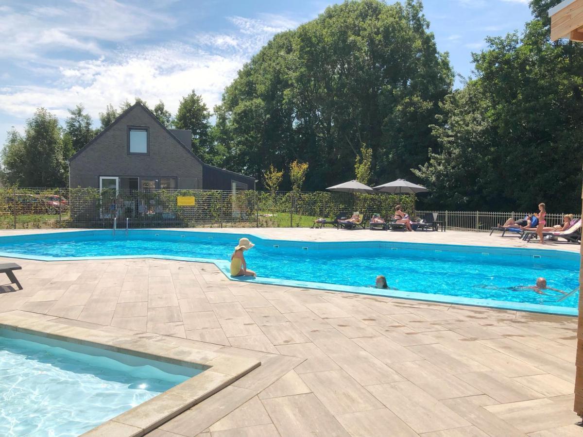 Chalet 2A Op Recreatiepark De Wielen Синт Мартен Екстериор снимка