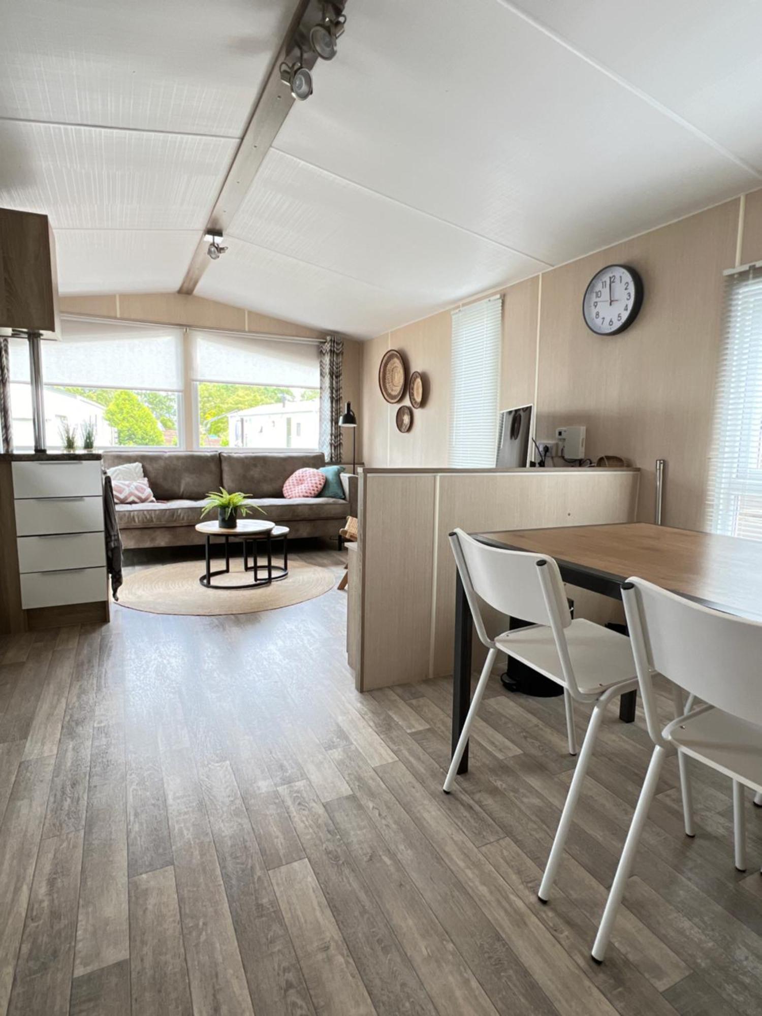 Chalet 2A Op Recreatiepark De Wielen Синт Мартен Екстериор снимка