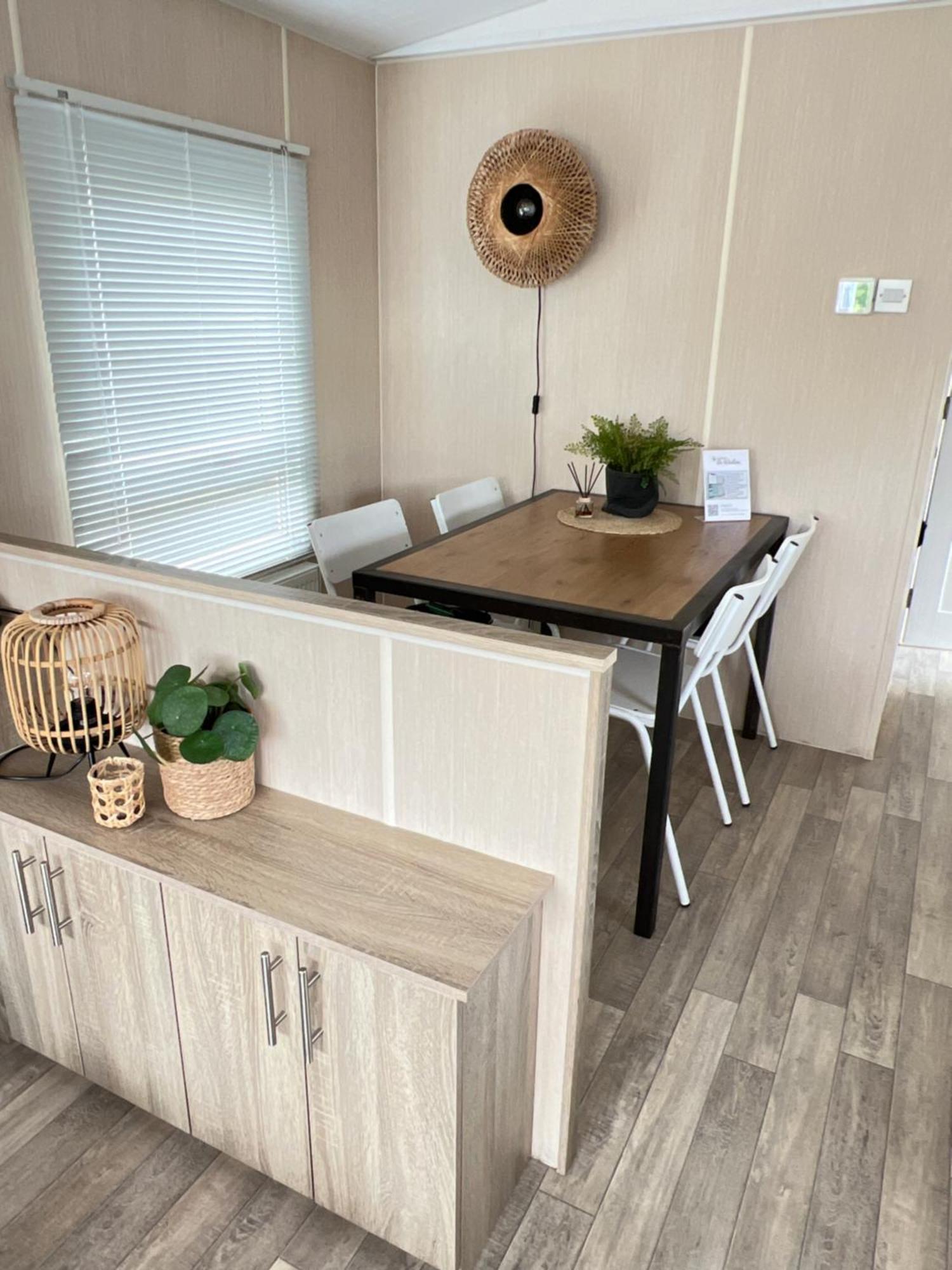 Chalet 2A Op Recreatiepark De Wielen Синт Мартен Екстериор снимка